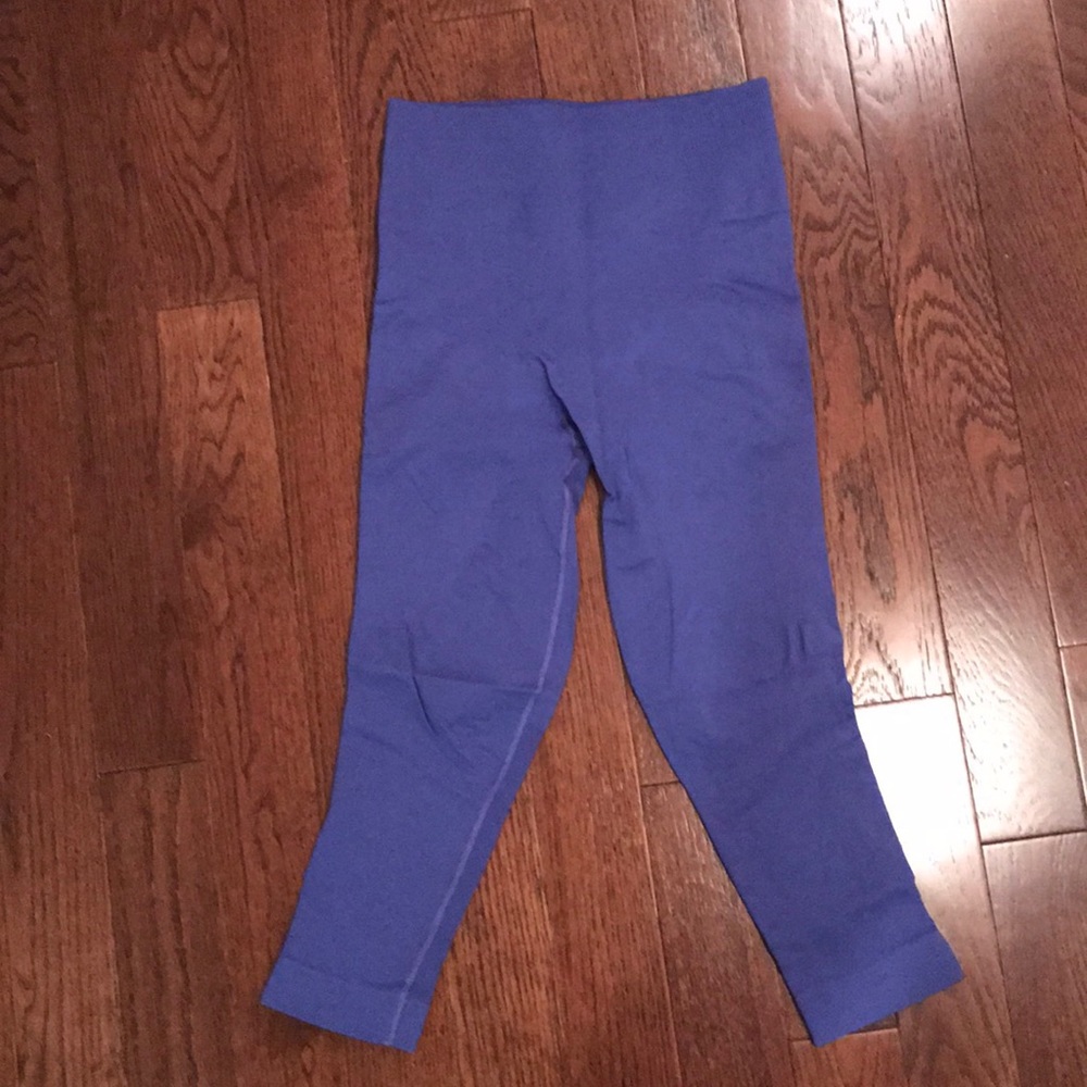 Lulu Lemon Zone In Crop Leggings